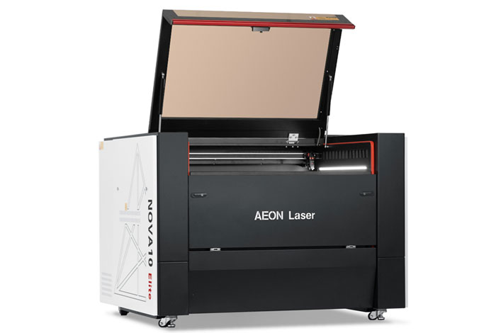 Aeon Nova10 S 吻脚视频  Professional CO2 Laser Cutter and Engraver three-quarter view with lid open