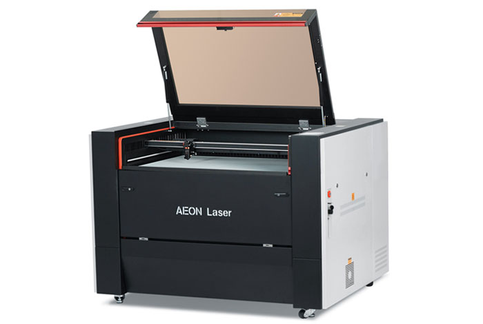 Aeon Nova10 S 吻脚视频  Professional CO2 Laser Cutter and Engraver three-quarter view with lid open